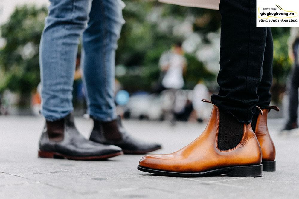 Cách phối đồ quần áo với giày Chelsea boot cổ cao nam như thế nào? 001