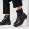 7 Đôi giày Dr Martens Nổi Tiếng và 15 Cách Phối đồ Cực Ấn Tượng Cho Nam