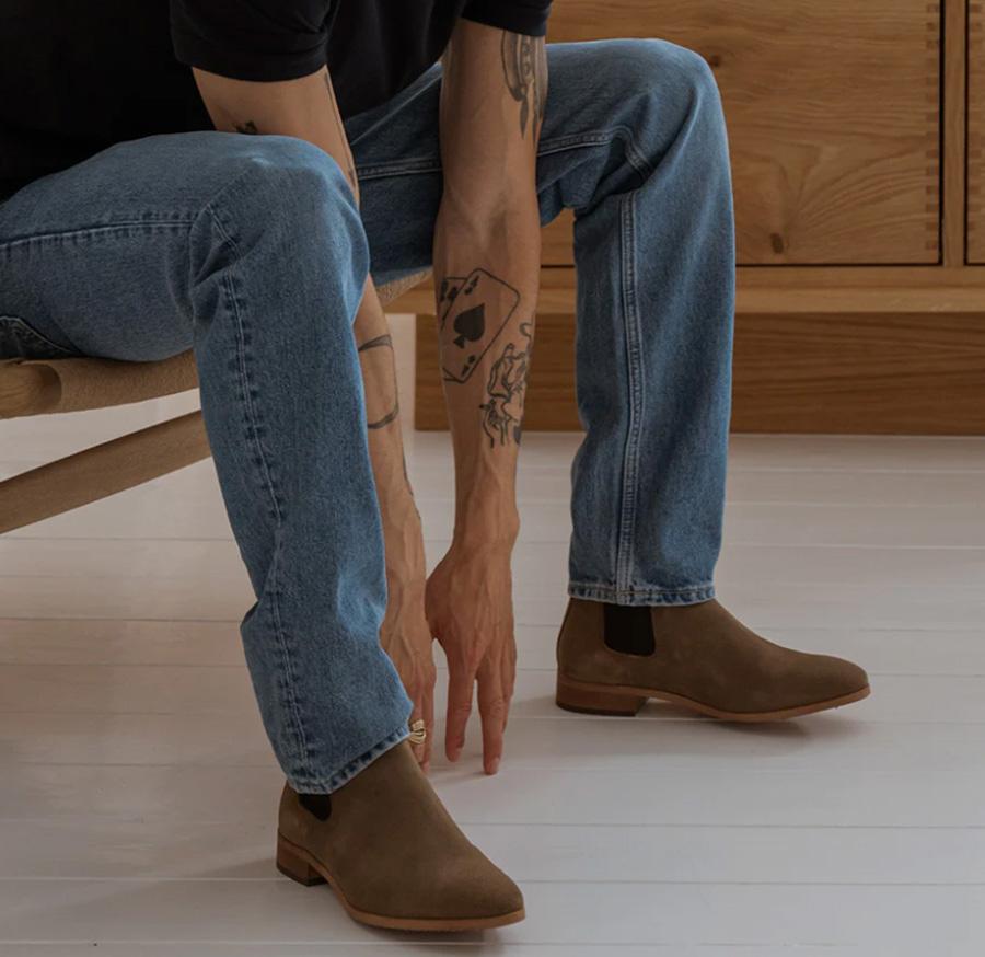 cách mang chelsea boot